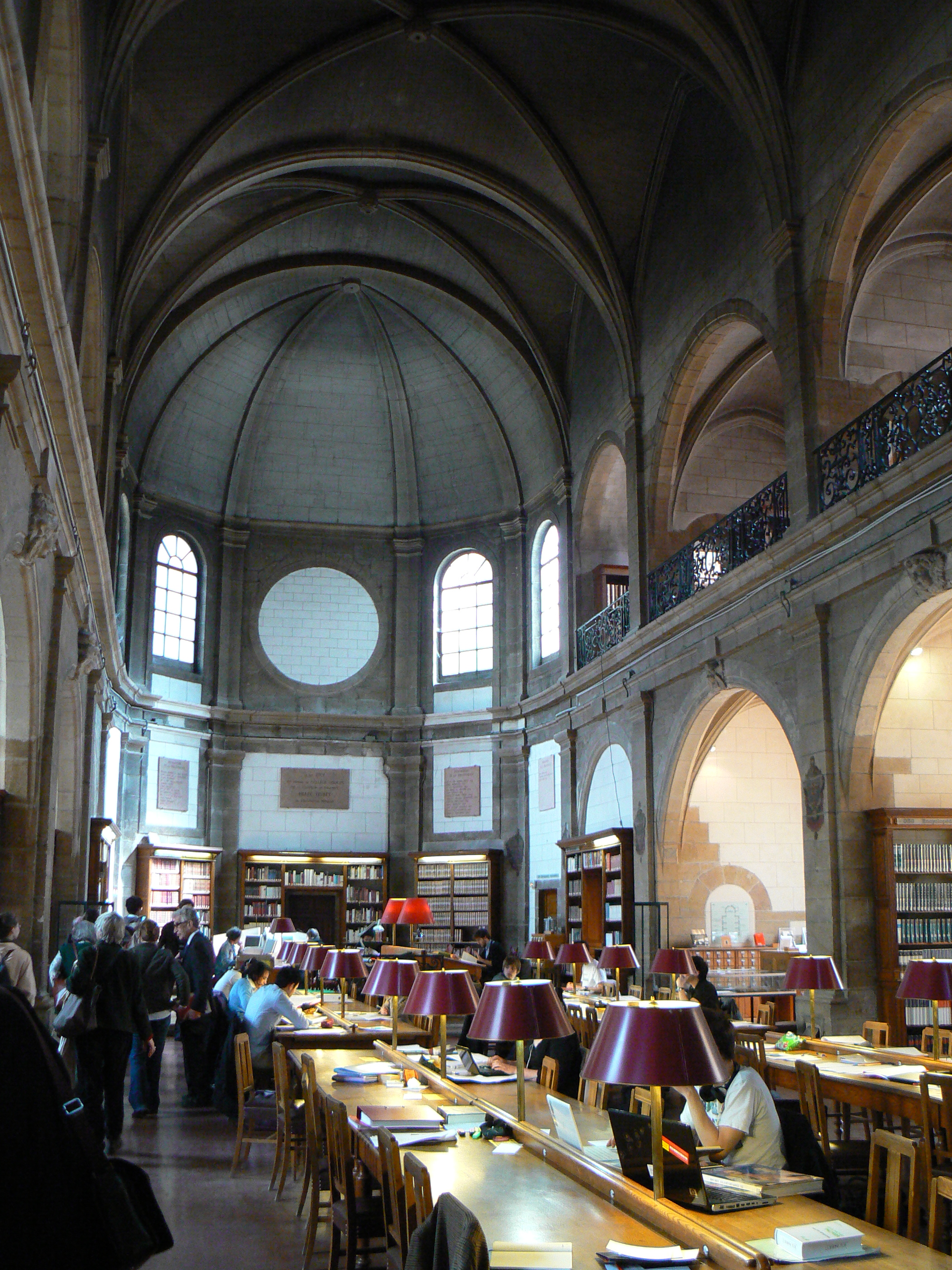 Decret_Bibliothèque_municipale_patrimoniale_et_d'études_(Dijon),_salle_de_lecture